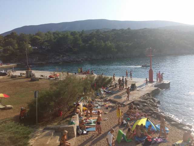 Badestrand an der Drehbrücke in Osor