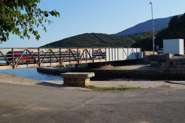 Urlaub mit dem Boot in Osor am Kanal Kavada zwischen Cres und Losinj