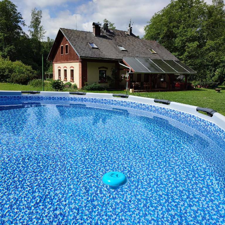 Maison de vacances im Garten mit Aussenpool , Chribska, Böhmische Schweiz Böhmische Schweiz République tchèque