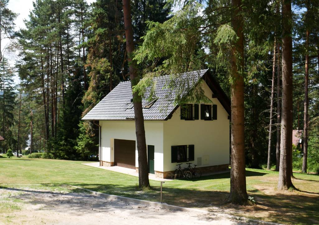 prázdninový dom 2 Häuser mit Whirlpool, 190m vom Wasser, Lojzovy Paseky, Lipno Stausee Lipno Stausee Česko