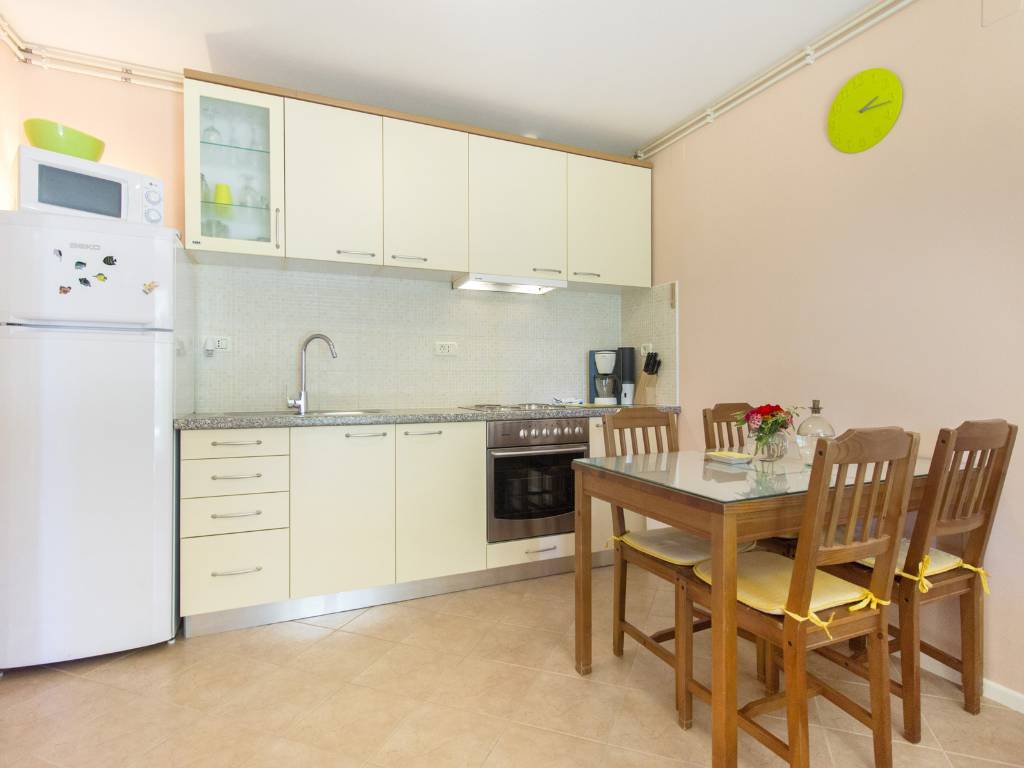 Küche und Essbereich von Apartment 1.