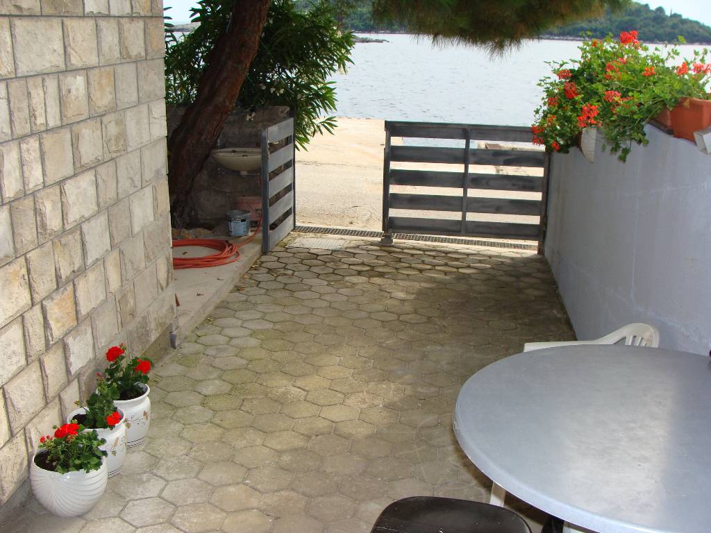 Apartman za odmor dvoetažni apartman 5 m do mora privatna plaža s tušemi ležaljkama, Cavtat, Cavtat Süddalmatien Hrvatska
