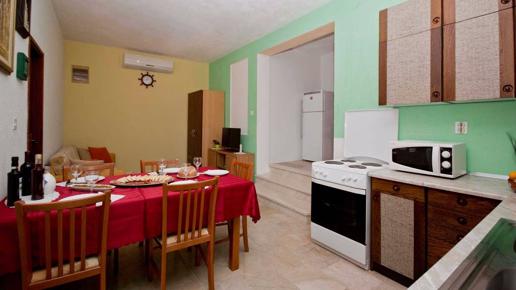 Apartment Villa Meri-Rogac, Vinisce, Trogir Mitteldalmatien Croatia