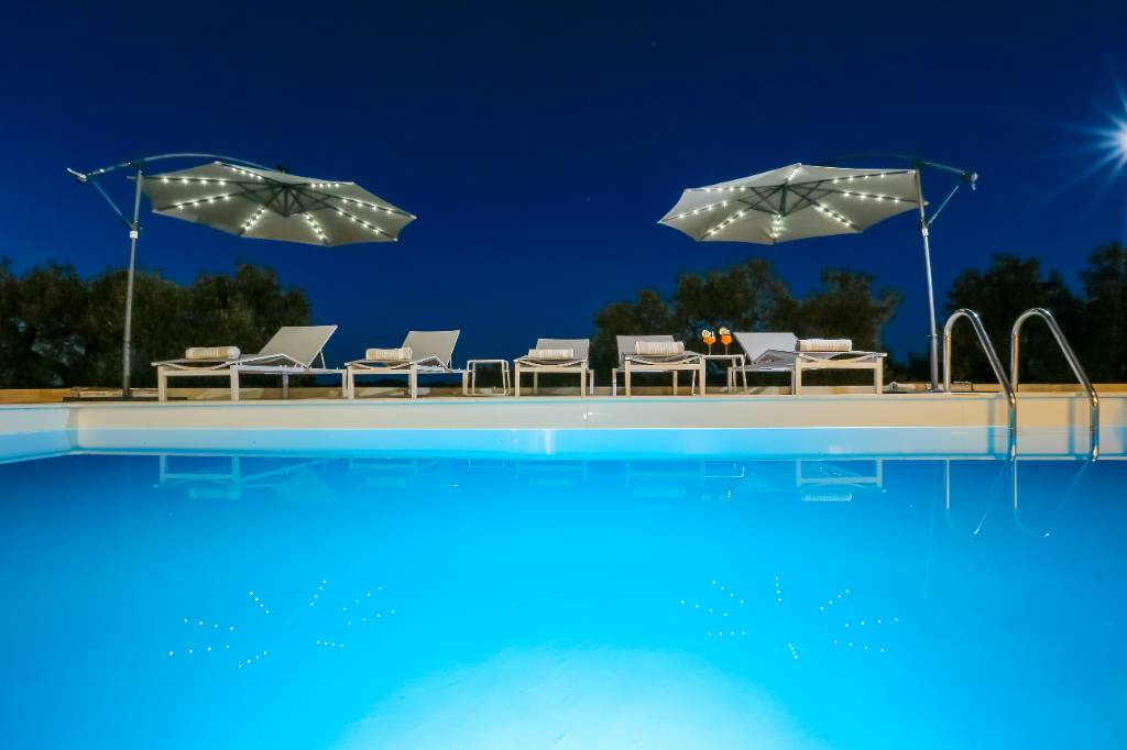 Villa Villa Parisa with Sea View and Pool with beautiful terrace,up tp max 12 people,100m from the Sea, Božava, Insel Dugi otok Norddalmatien Croatia
