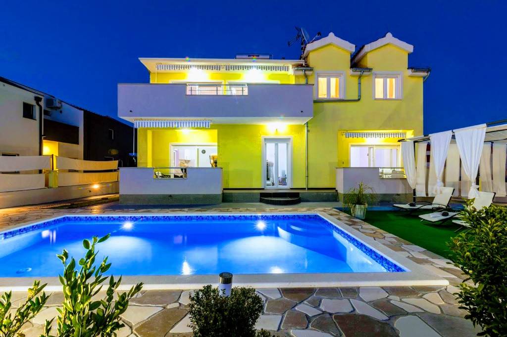 willa Neu gebautes Haus mit geräumigen Apartment 250m zum Strand mit Meerblick, Brodarica, Sibenik Norddalmatien Chorwacja 