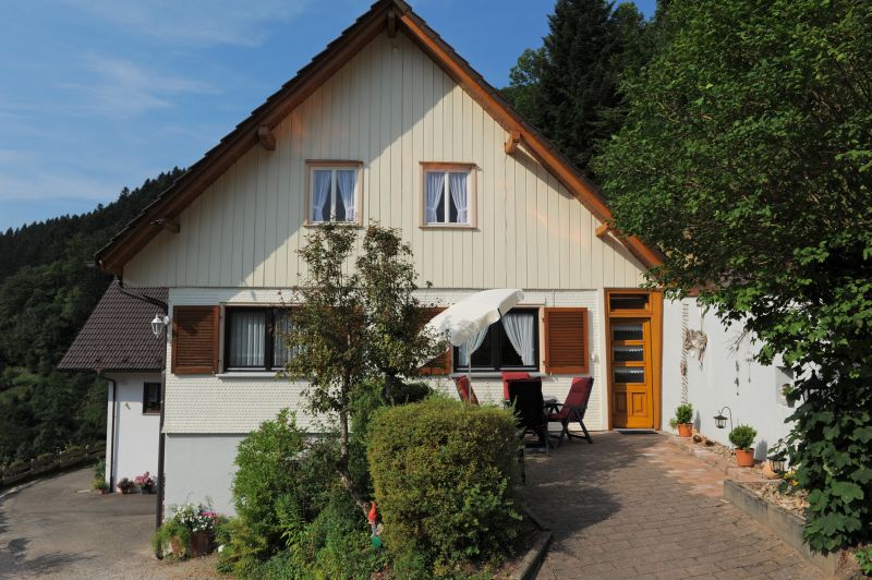 Ferienhaus Ferienhaus zum alleine bewohnen in Oppenau, Baden-Württemberg Schwarzwald  Ferienhaus Niedermättle