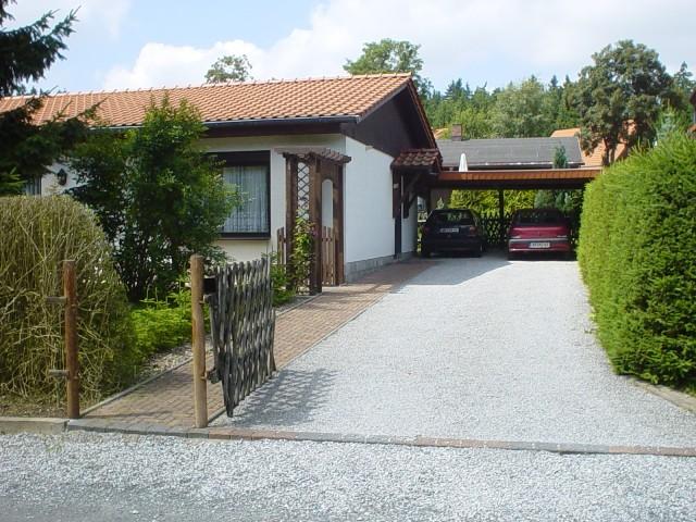 Kuća za odmor Komfort. FH in ruhiger Lage am Wald Hasselfelde, Sachsen-Anhalt Harz  FH Einfahrt mit Carport