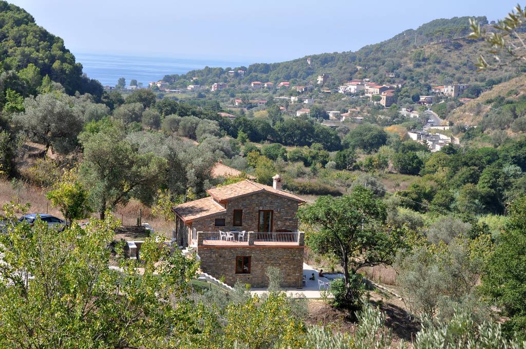 Chata, chalupa Casa Bellavista ist für 10 Pers. und hat eine großartige, ruhige Panoramalage mit Meerblick, Montecorice (SA), Kampanien Salerno Itálie