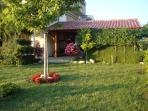 Chata, chalupa Het huis met een grote tuin en een terras. Comfortabel appartement met twee kamers met de accommodat, Zadar, Norddalmatien Zadar Chorvatsko