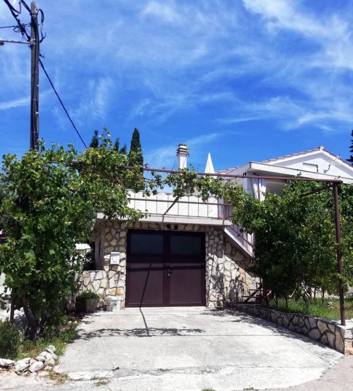 Kuća za odmor Das Haus befindet sich in einem kleinen Dorf Rovanjska, 5 Autominuten vom Eingang zur Autobahn., Rovanjska, Norddalmatien Zadar Hrvatska