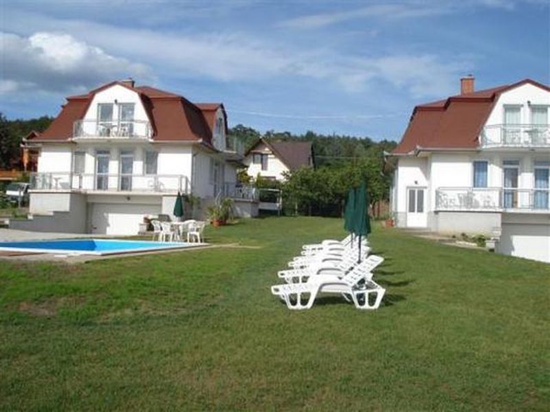 Ferienhaus FEWO mit Pool für 6 Pers.(GYE-12) in Gyenesdiás, Plattensee-Balaton Balaton-Nordufer  