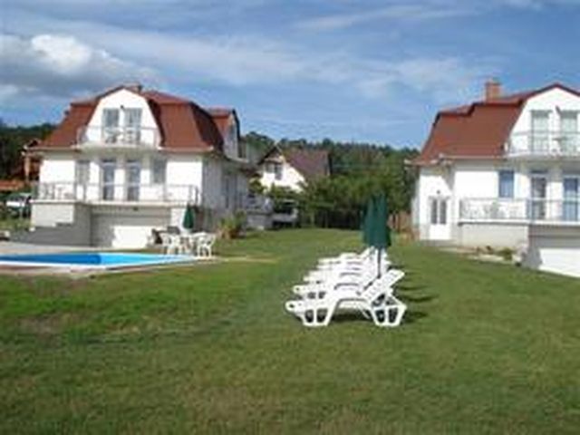 Ferienhaus FEWO mit Pool für 6 Pers.(GYE-13) in Gyenesdiás, Plattensee-Balaton Balaton-Nordufer  