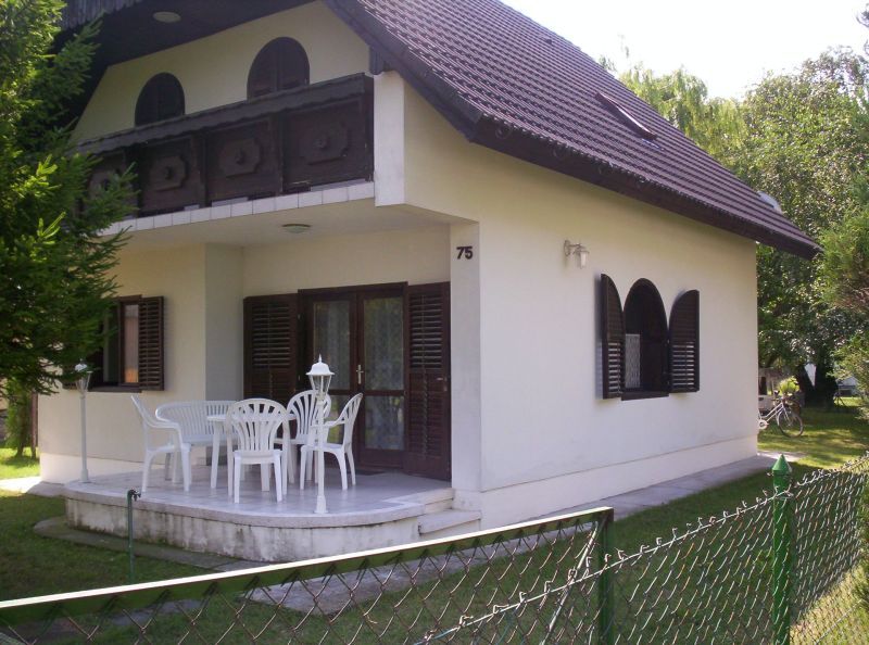 Ferienhaus mit Garten   für 8 Pers.(MA-01) in Balatonmariafürdo, Plattensee-Balaton Balaton-Südufer  