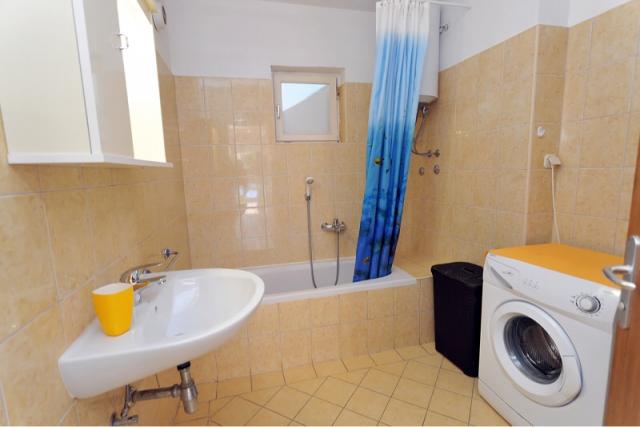 Skåde Bad und Waschmaschine