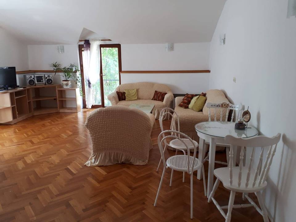 Apartment fur 6 Personen, mit Garten und Parkplatz, in der Mitte der Stadt,die alte Brucke ist 400 Meter, Mostar, Hercegovina Mostar Bosnia a. Herzegovina