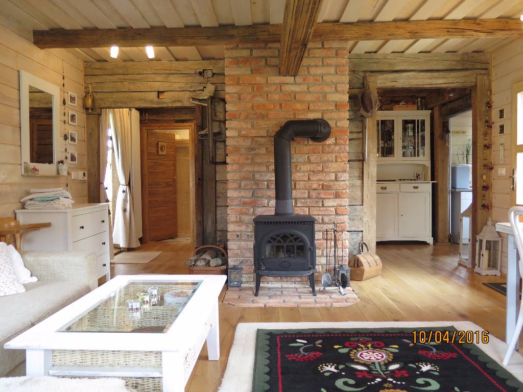 Wohnzimmer mit kamin
und Esstish