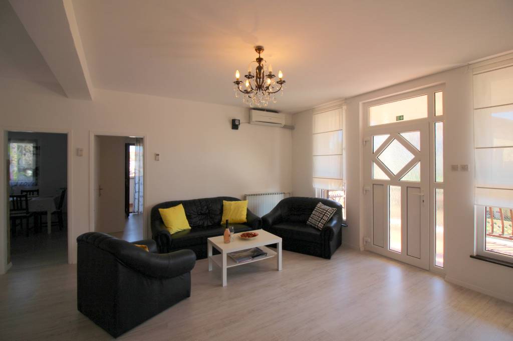 Apartment Bequeme Ferienwohnung Rosmarin fur 6 - 8 Personen in Porec Porec, Istrien Nordküste Porec  Wohnzimmer