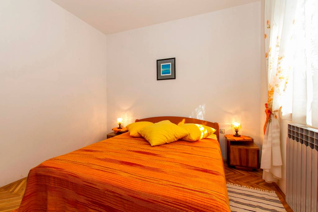 Drittes Schlafzimmer - ein Doppelbett