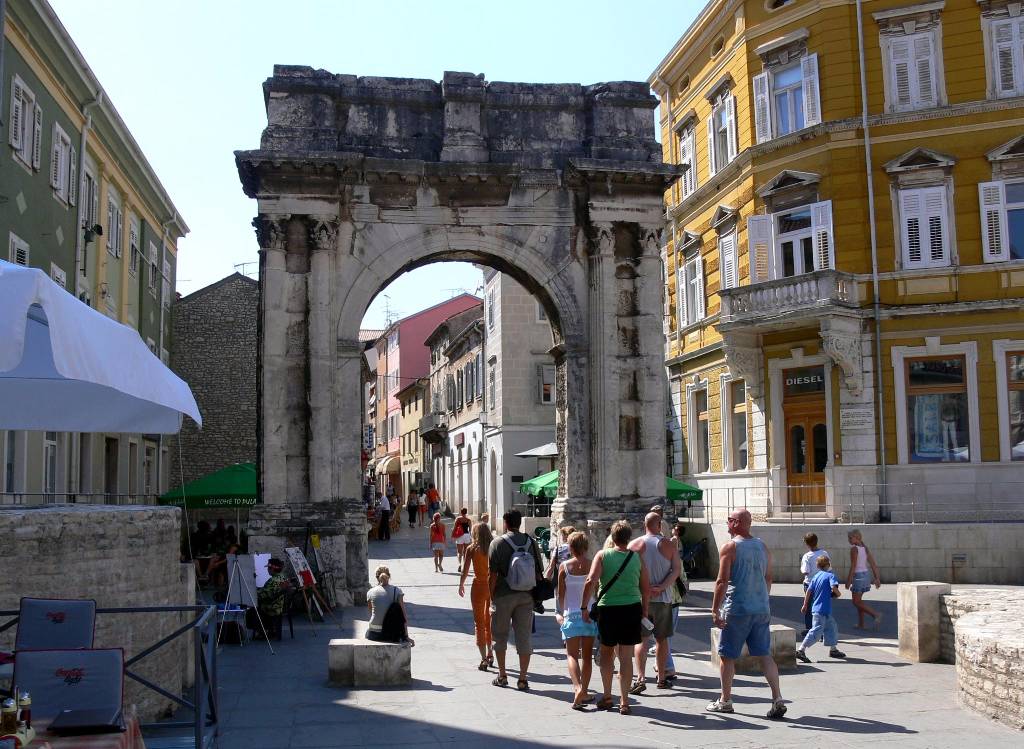 Sergijevaca street with Roman Golden Gate