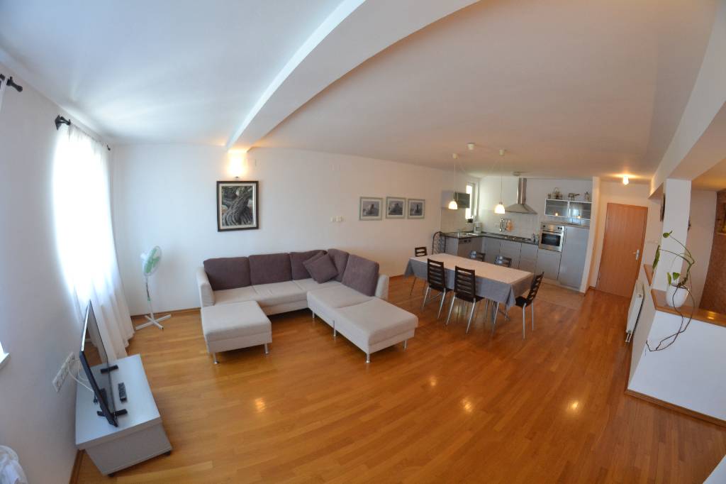 Ferienwohnung in Supetarska Draga, Insel Rab mit Whirlpool