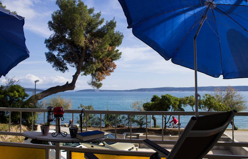 pogled na more ,Split i otoke s balkona i blagovaonice