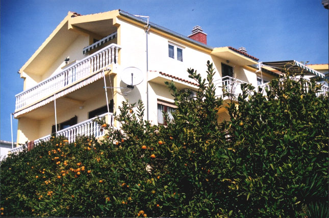Ferienwohnung Apartman s pogledom na more, 3 sobe 2 wc-a i dnevni boravak in Podgora, Mitteldalmatien Podgora  