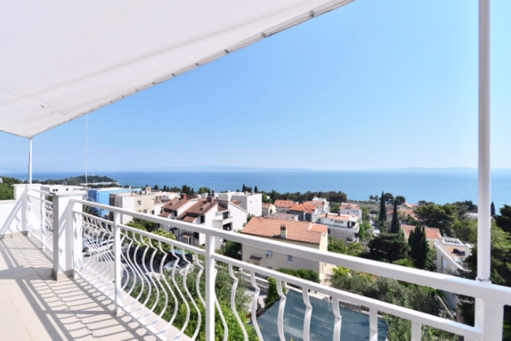 Ferienwohnung SEA-VIEW Apartment ANGIE - MARJAN HILL za 4 osobe in Split, Mitteldalmatien Split  Blick von der Terrasse auf die Stadt und den Hafen