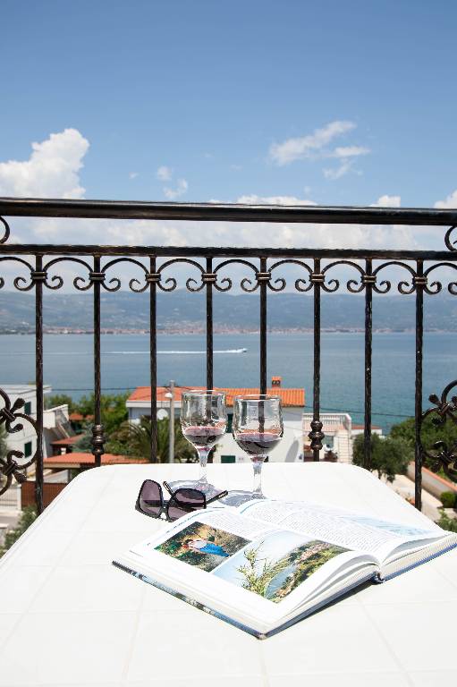 Apartman za odmor Mit Blick auf das Meer E6 Person in  Hause Marina, Slatine, Mitteldalmatien Trogir Hrvatska
