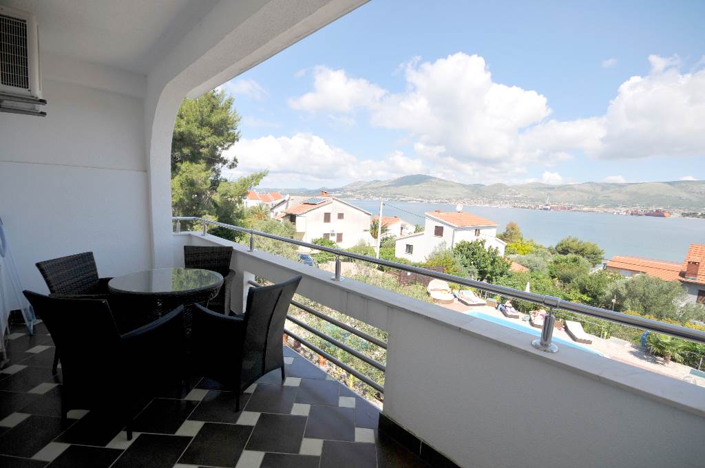 Apartment Martin - Apartment with balcony and sea view, Okrug Gornji, Mitteldalmatien Trogir Croatia