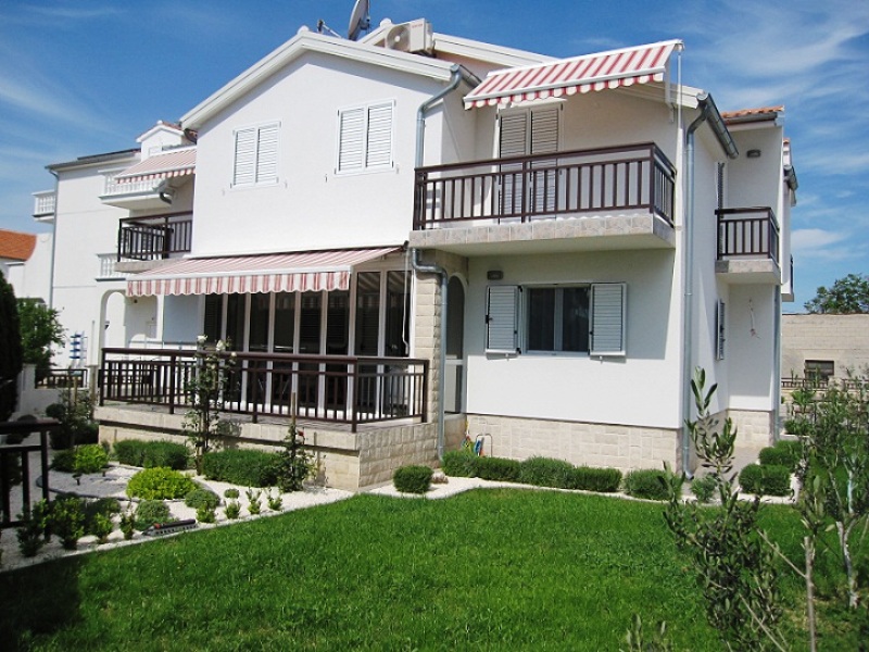 Apartmán Ferienhaus  mit 2 neuen Luxuswohnungen für die Erholung befindet sich in ruhiger Zone. , Vodice, Norddalmatien Vodice Chorvatsko