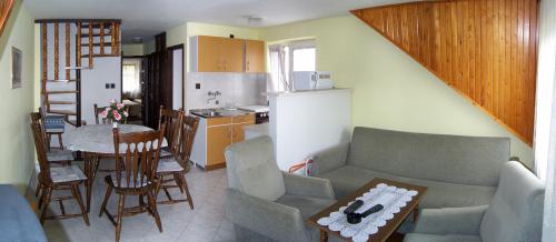 Apartman za odmor Appartement für 8 Pers.(SIO-02) ) Siófok, Plattensee-Balaton Balaton-Südufer  